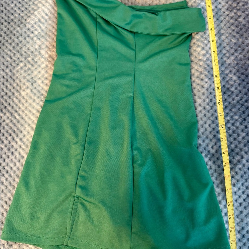 Kendall & Kylie Vibrant Green XS off shoulder dress
